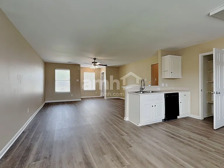 4530 Nueces River Loop — Photo 4