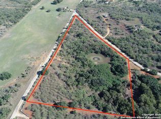 1801 County Road 101, Floresville, TX 78114