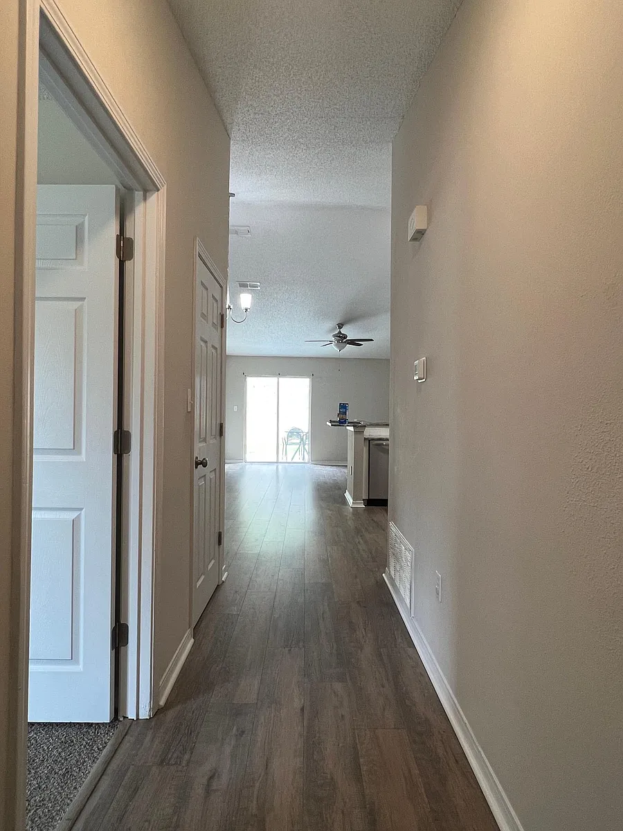 Front Door Entry Hallway - 116 Cabana Way