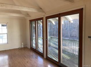 12 Roe Pl, Florida, NY 10921