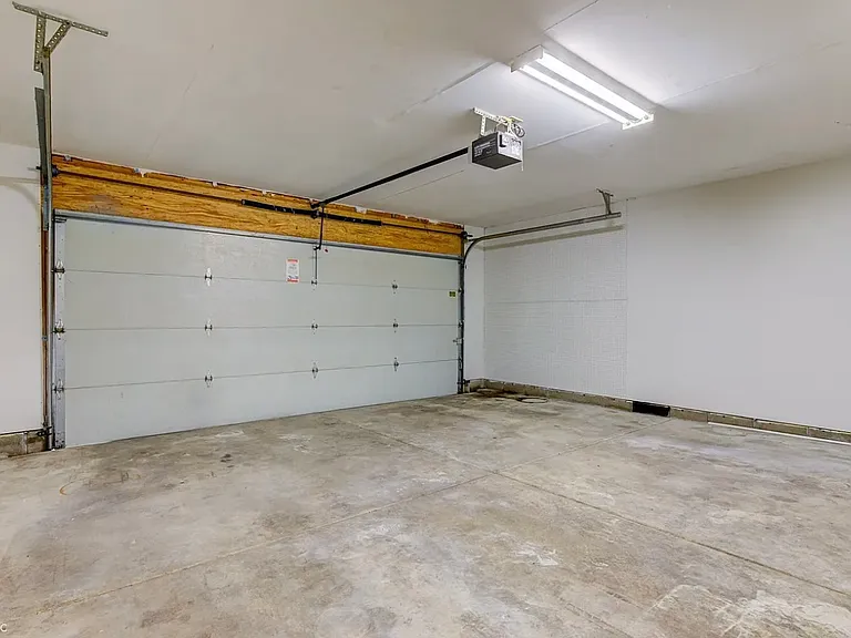 2075 Sea Hero Ct — Photo 32