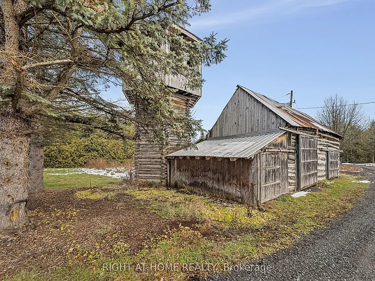 1864 Manotick Station Rd — Photo 28