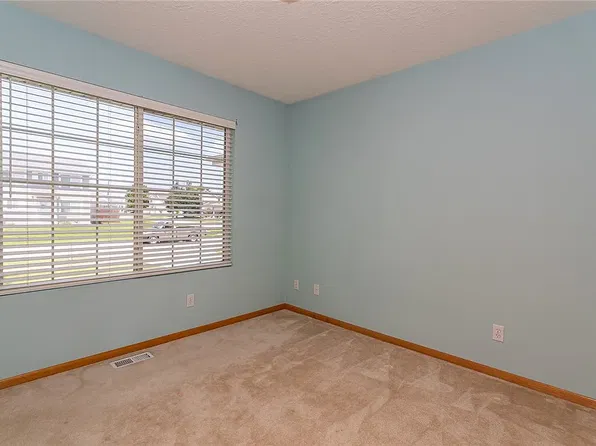 4218 Welbeck Dr, Ames, IA 50010