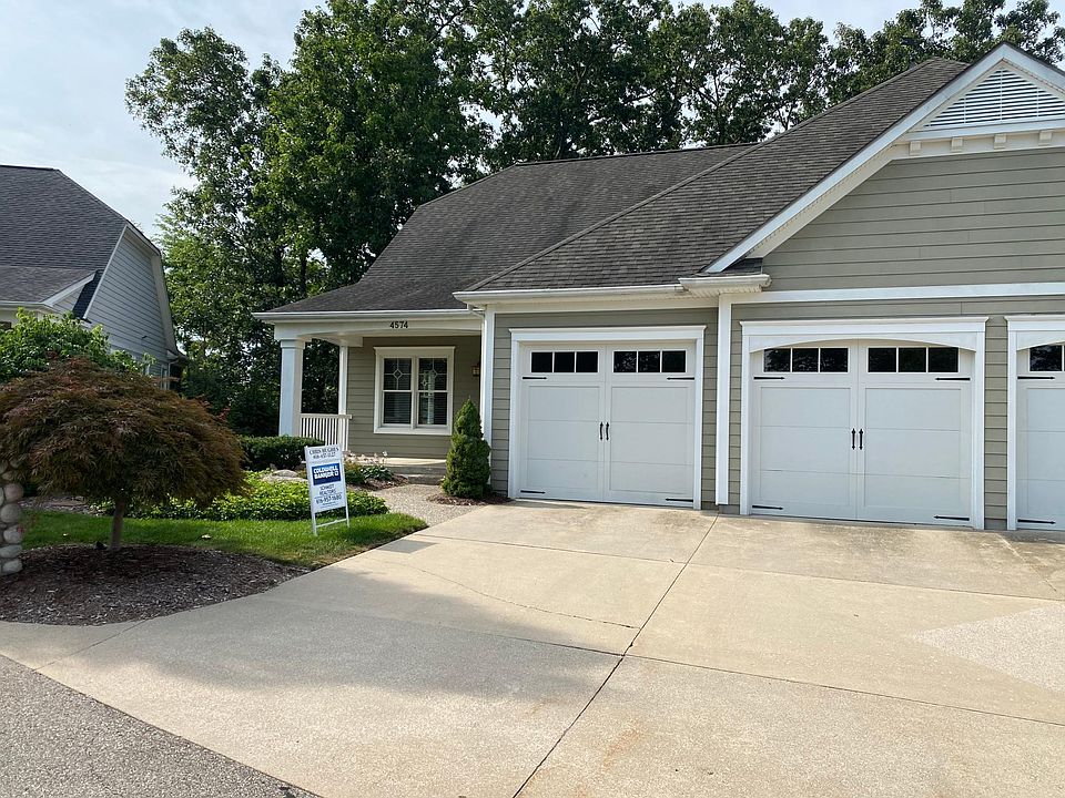 1st image of 4574 Oak Arbor Dr NE