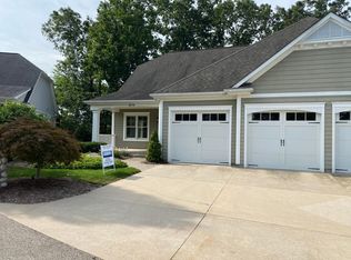 4574 Oak Arbor Dr NE, Grand Rapids, MI 49525