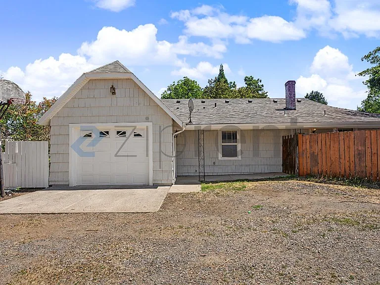 6525 N Montana Ave — Photo 18