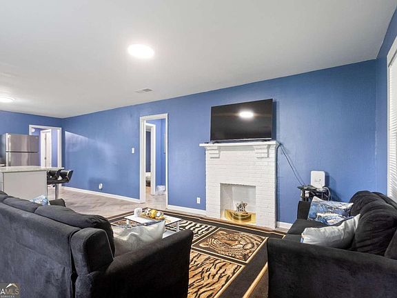 4th image of 537 W Lake Ave NW