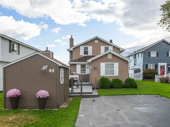 44 Lakeside Blvd, Hilton, NY 14468