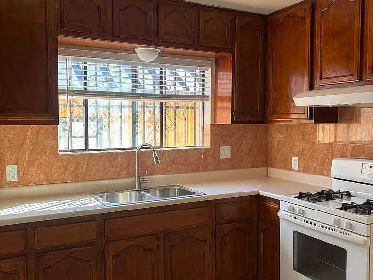 526 Casanova St #1/2 — Photo 1