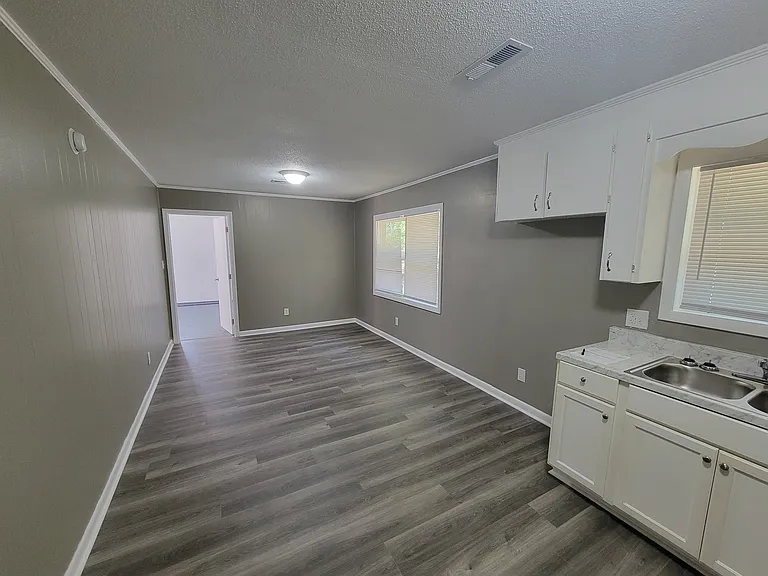 126 Hillside Dr — Photo 8