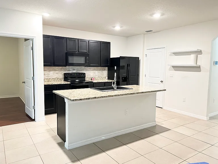 1523 Glen Grove Loop — Photo 11