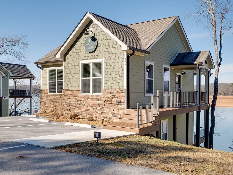 328 Nautical Way