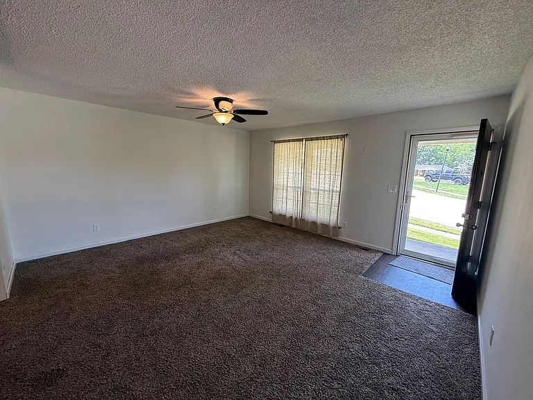5360 Glencullen Way — Photo 4