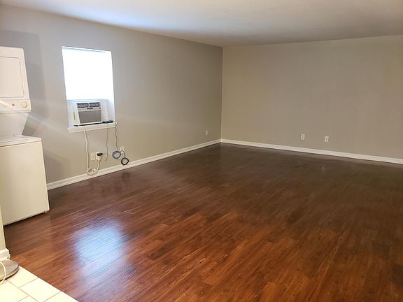 3rd image of 1540 E Hankerson St #2