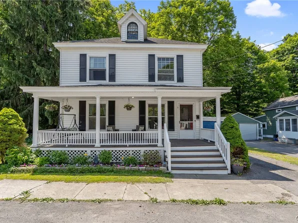 3 Green St, Camillus, NY 13031