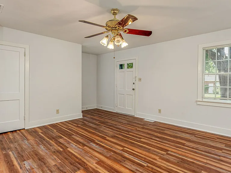 1 Riverside Dr #D — Photo 7