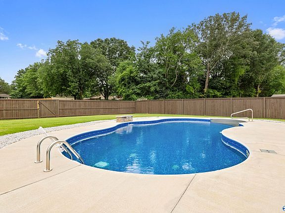 5th image of 217 Shubert Dr