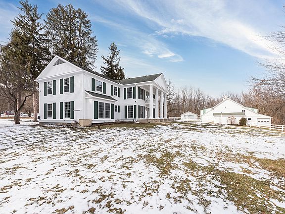 3rd image of 8044 Dexter Pinckney Rd