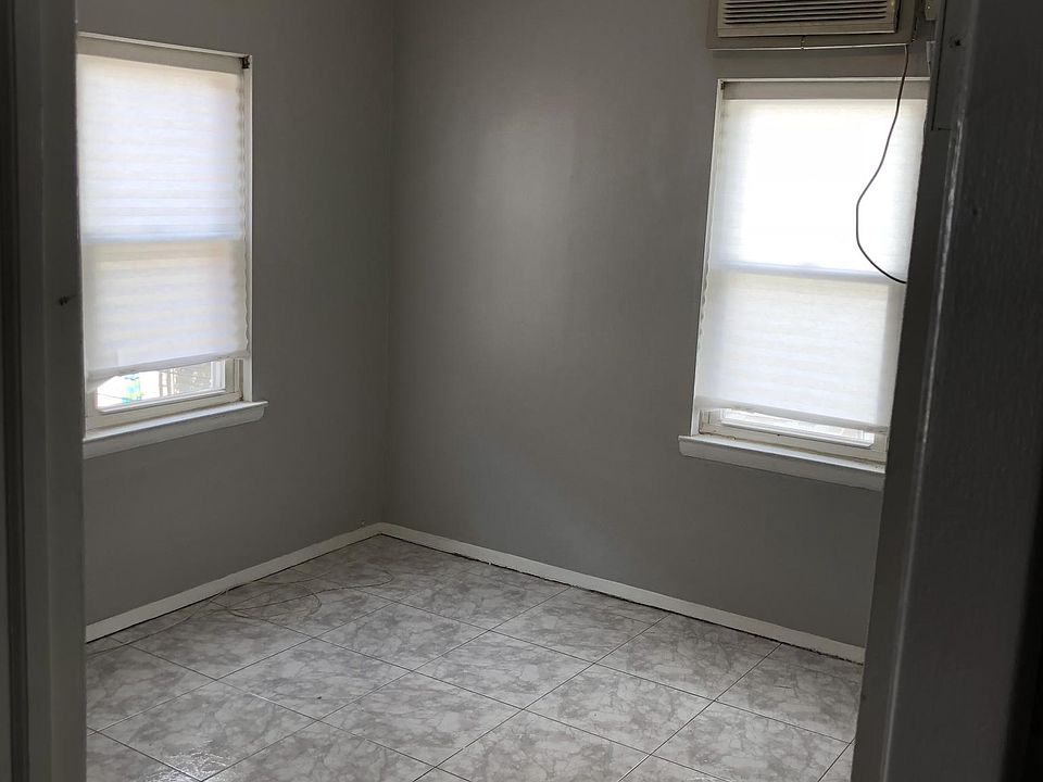 1st image of 138 Bay 32nd St #1