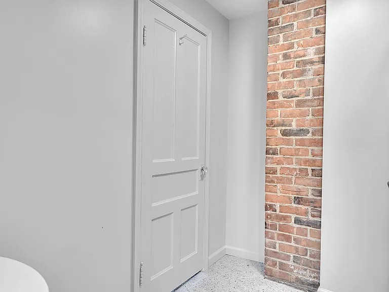 144 Saint James Pl — Photo 17