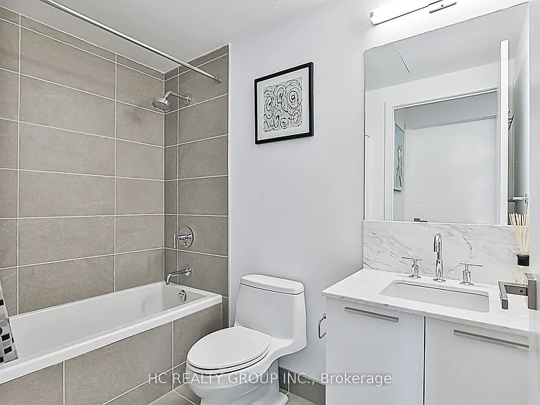 3 Gloucester St #3912 — Photo 10