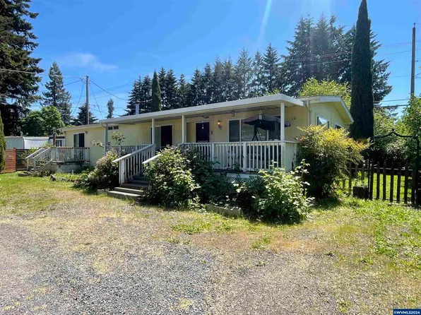 3134 Highway 20 APT 10, Sweet Home, OR 97386