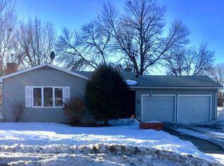 1515 4th Ave E, Williston, ND 58801