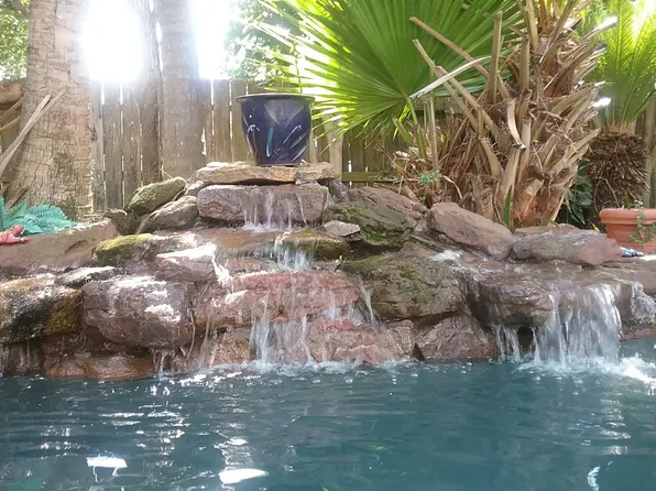 19423 Climbing Oaks Dr, Humble, TX 77346