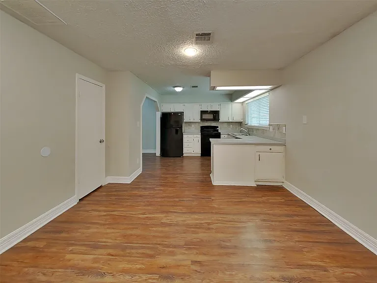 4238 Burkegate Dr — Photo 3