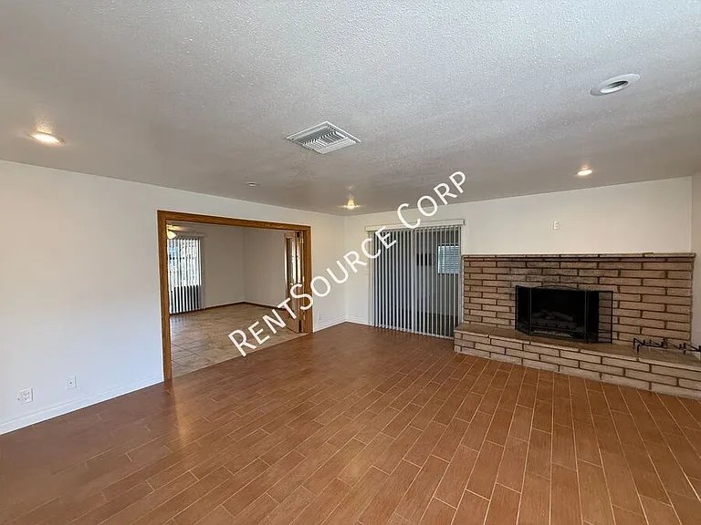 4827 W Avenue L6 — Photo 11