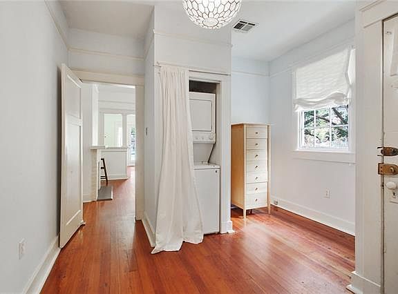 5th image of 635 Henry Clay Ave