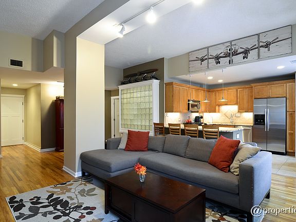Kitchen/Living Room
