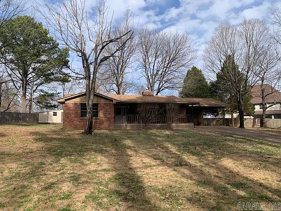 2nd image of 910 Oakland Dr