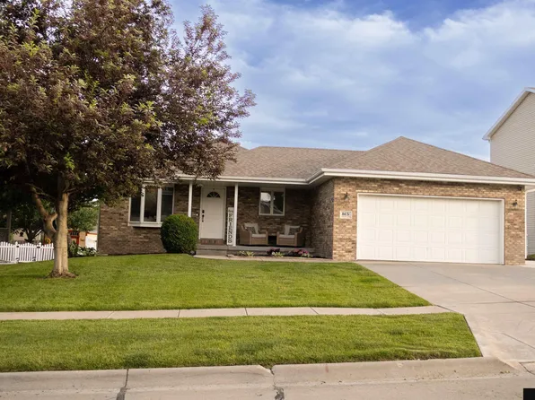 8631 Lavender Cir, Lincoln, NE 68505