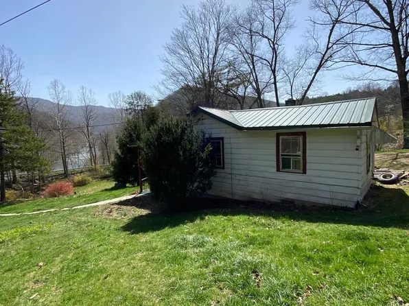 32551 Mountaineer Dr, Cabins, WV 26855