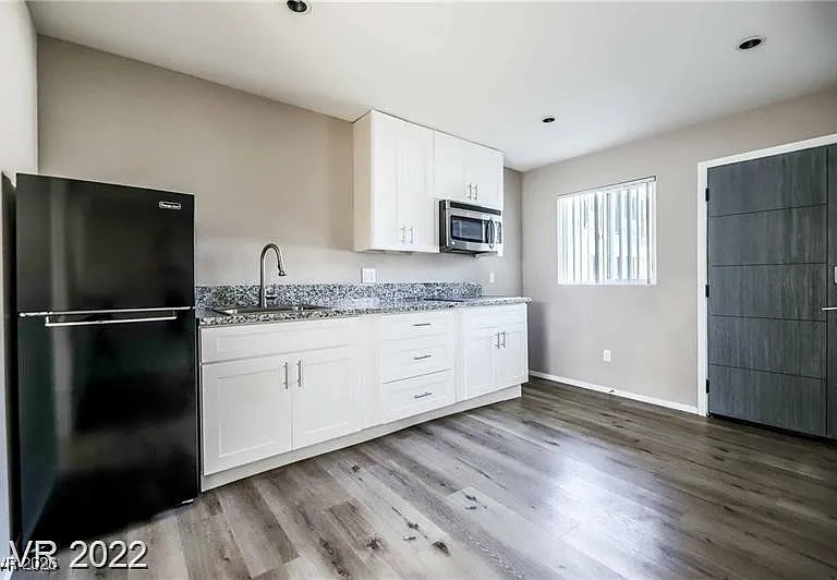 2201 Fairfield Ave #17 — Photo 3