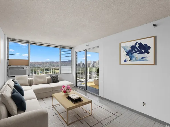2542 Date St APT 901, Honolulu, HI 96826