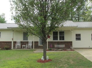 10847 Ranchhouse Ln, Dexter, MO 63841