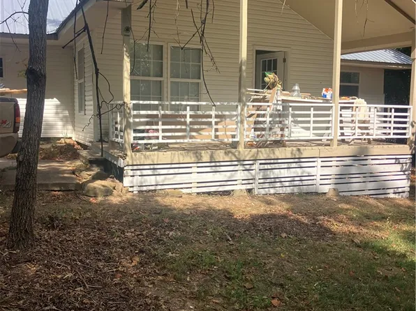 419 Center St, Winslow, AR 72959