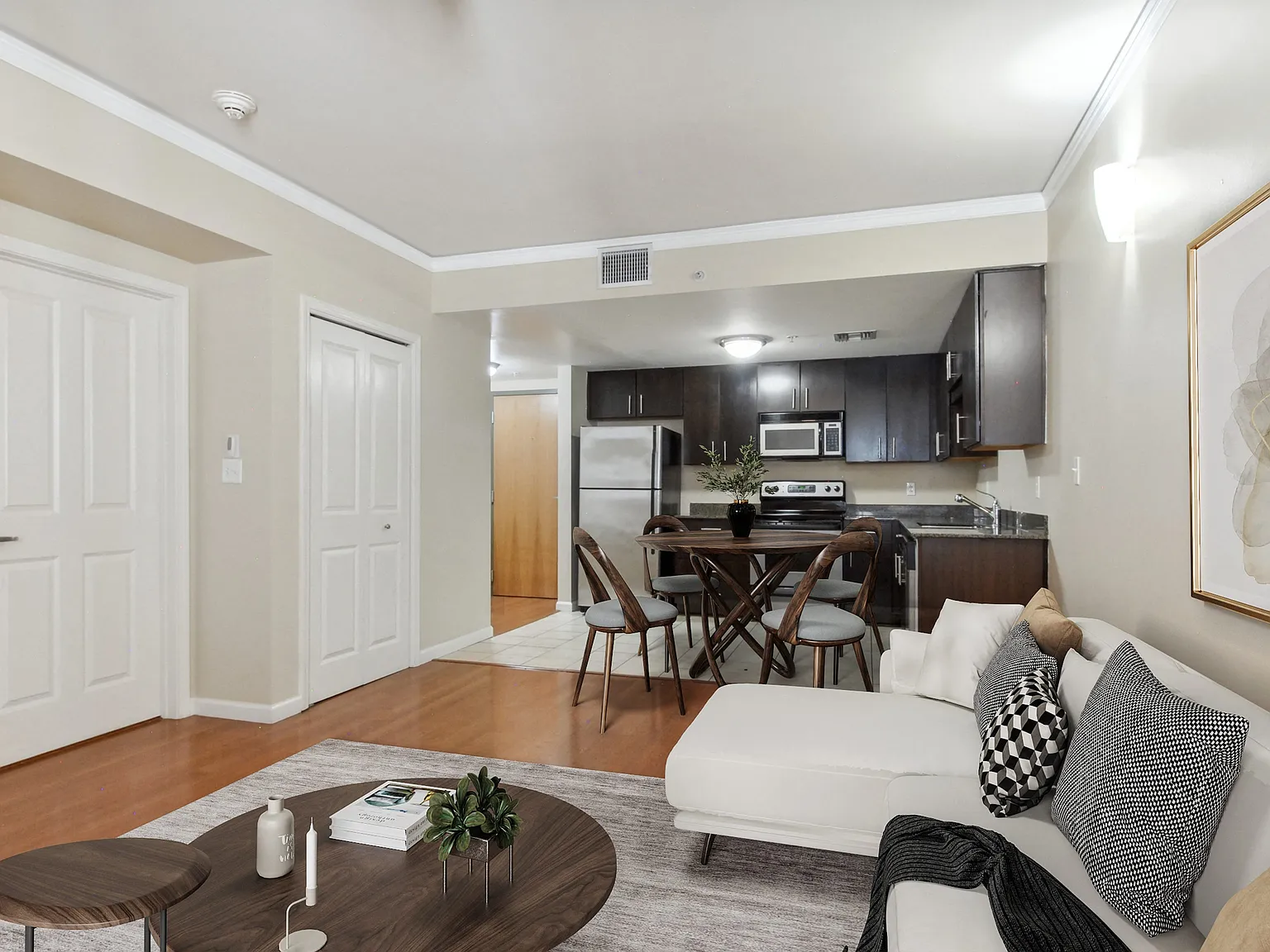Nine 27 Apartments — Photo 4