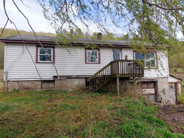 7534 E Keeney Rd, Truxton, NY 13158
