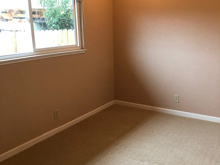 565 Smalley Ave — Photo 11