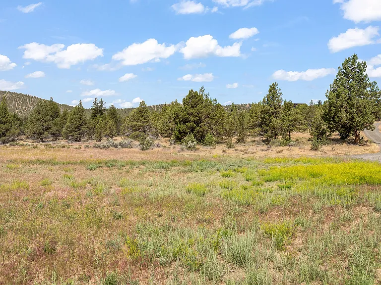 10242 SE Sundown Ln — Photo 31