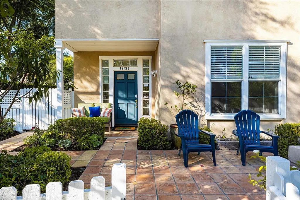 3 bed, 2.5 bath, 1400 sqft, $4,950 — Photo 3