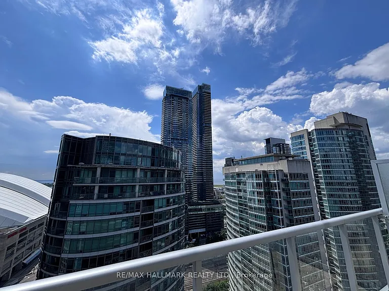352 Front St W #Penthouse 03 — Photo 9