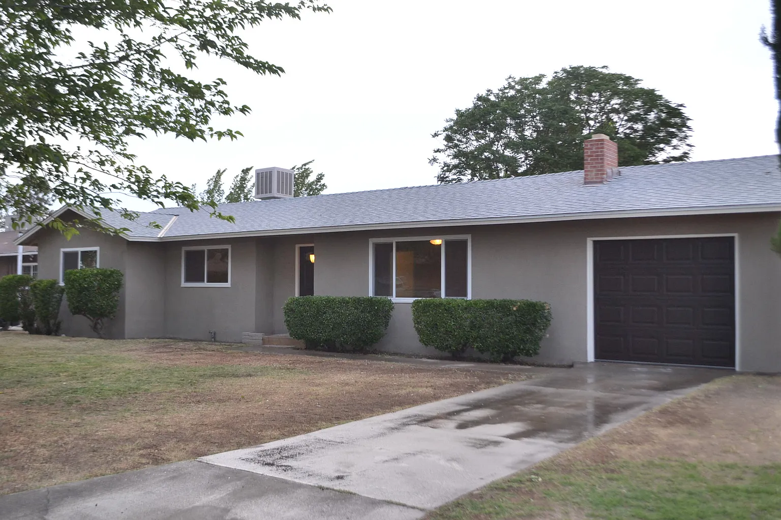 27221 Parkwood Ave photo 1