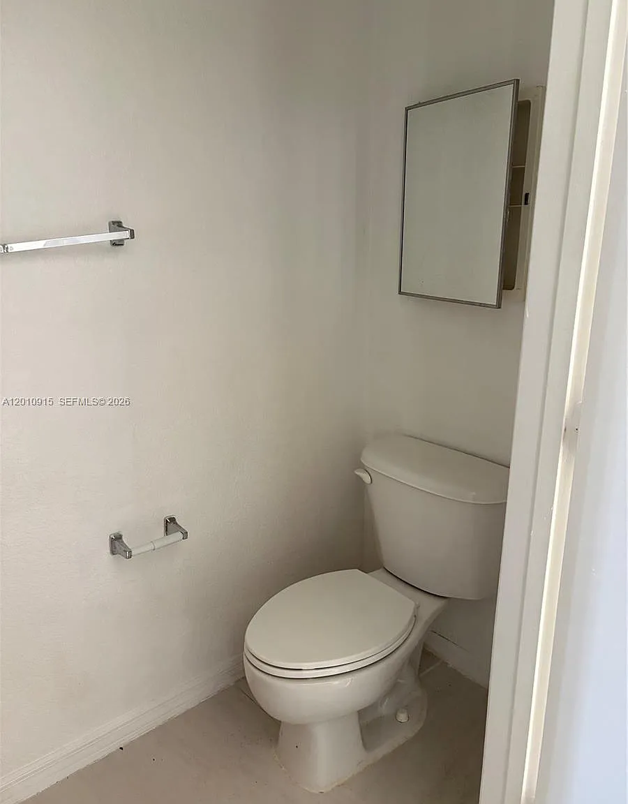 Aqua Vista Townhomes Cond — Photo 4