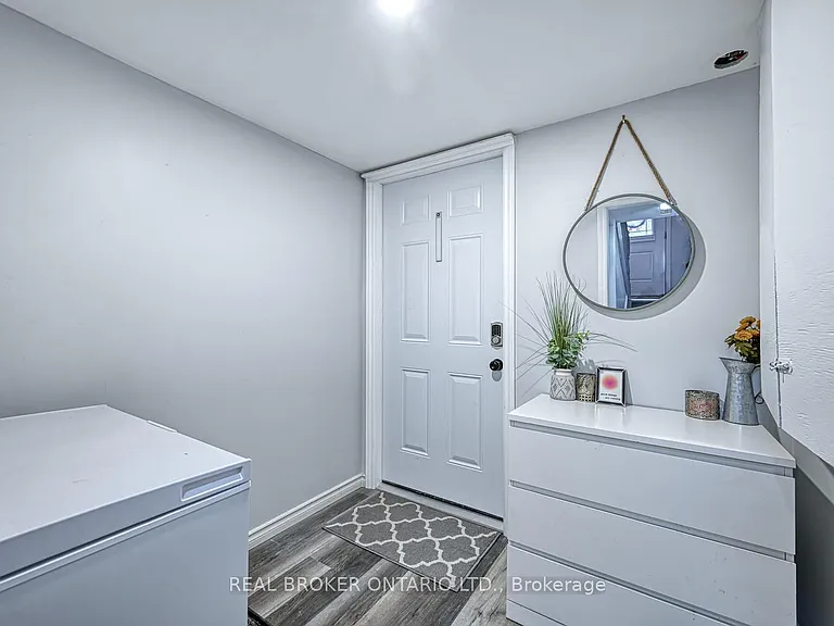 840 Macodrum Dr #LOWER — Photo 2