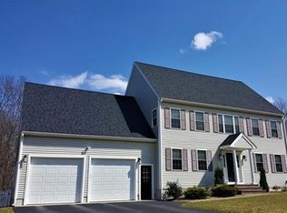 14 Wampum St, Weymouth, MA 02190