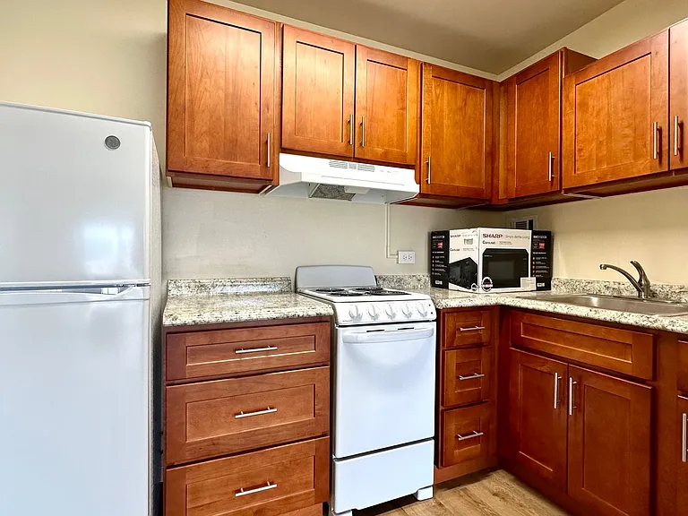 1415 Victoria St #1010 — Photo 8